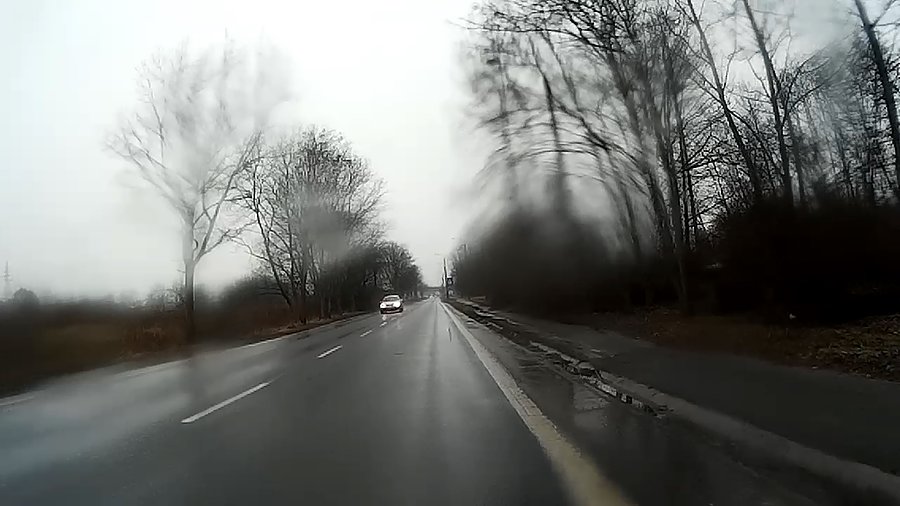 Nie dość że chłodno, to jeszcze paskudny wiatr