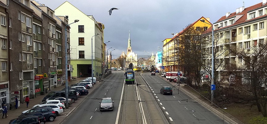 Zdjęcie wykonane z mostku nad ulicą Wyszyńskiego