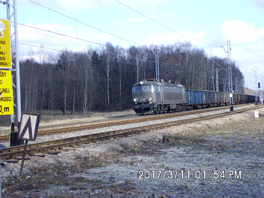 Byk z CTL-u na czele składu EAOS-ów niespieszno podąża szlakiem Katowice Ligota-Ruda Kochłowice