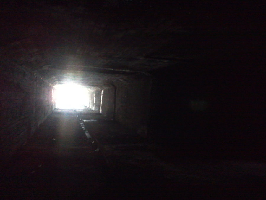 W tunelu
