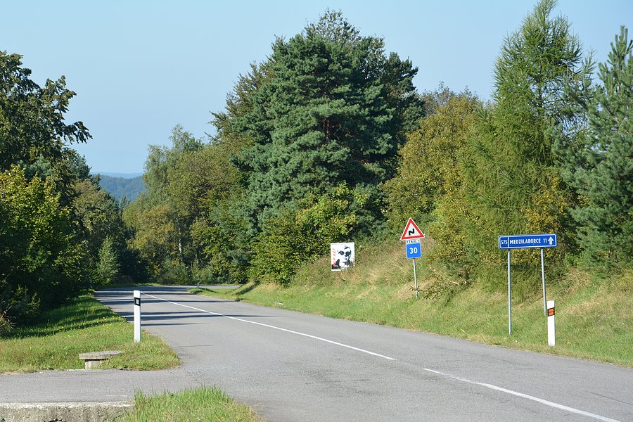 Zjazd na Słowację z Przełeczy Beskid nad Radoszycami