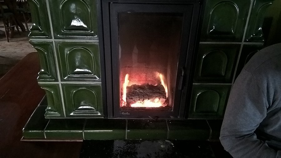 Grzaliśmy się i suszyli przy kominku