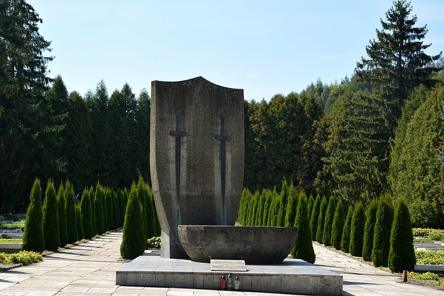 Cmentarz wojskowy w Baligrodzie