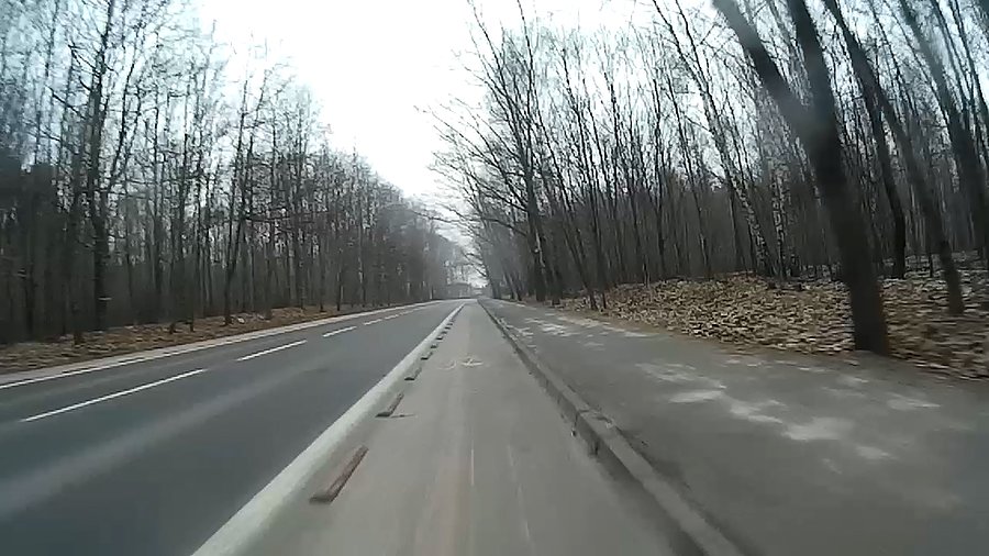 Gdy jest pozamiatana jedzie się tędy nawet bardzo przyjemnie