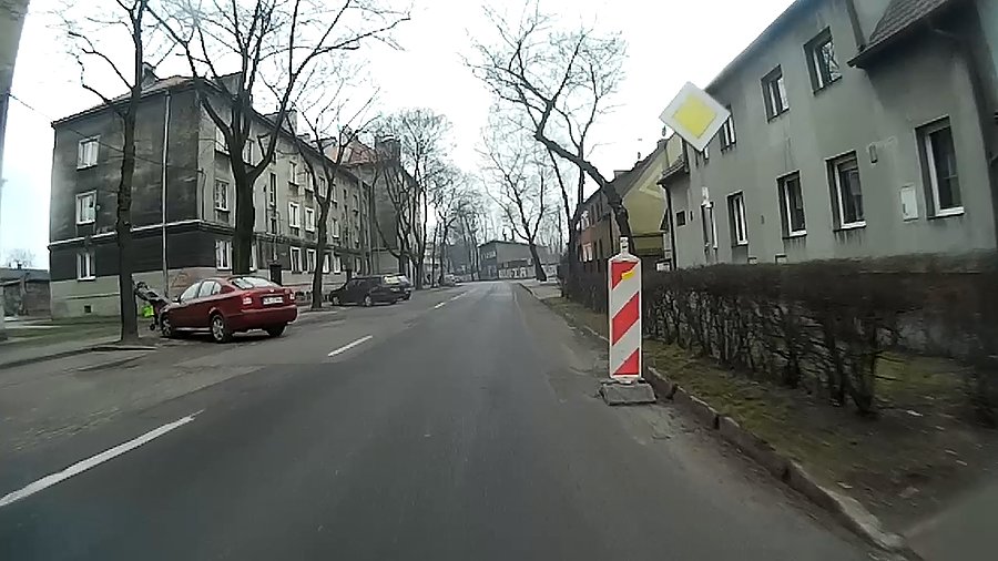 Na bł. Czesława zajumali kratki ze studzienek