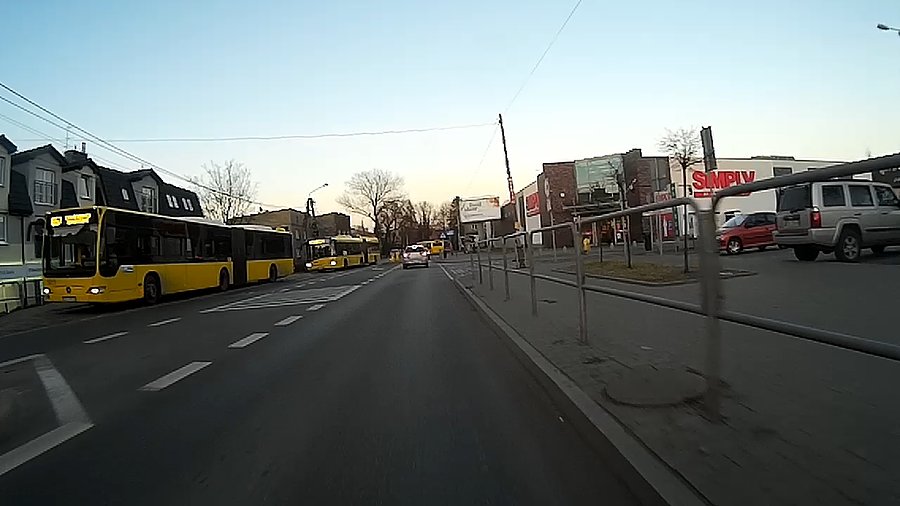 Autobusów Ci u nas dostatek ;)