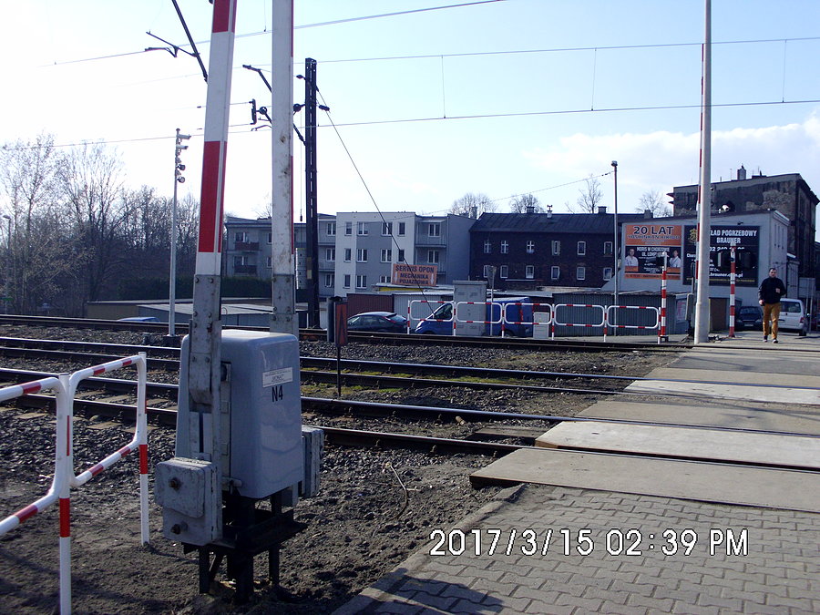 Na przejeździe kolejowym przy ulicy Strzelców Bytomskich zlikwidowano budkę dróżnika