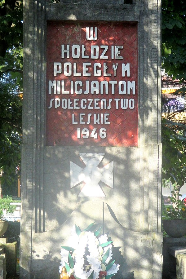 Pomnik w Lesku