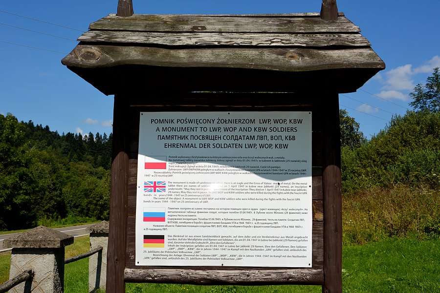 Tablica informacyjna przy pomniku w Łubnem k/Jabłonek