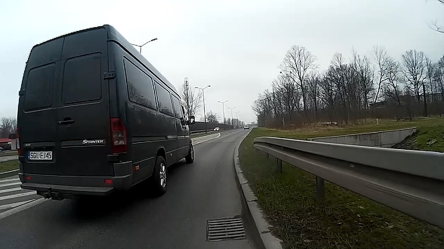 Kretyn który przejechał trochę za blisko