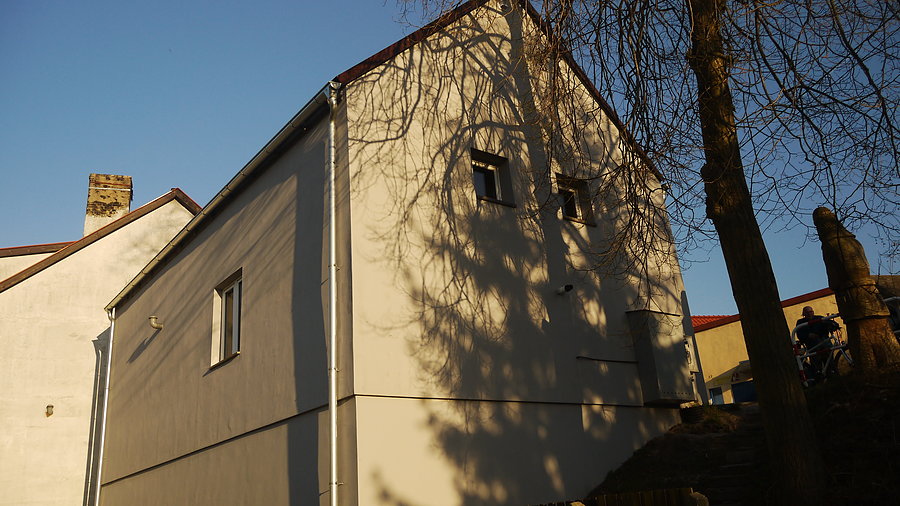 Pszczew - synagoga, widok z strony ogrodów