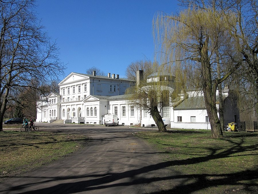 Pałac w Iwnie