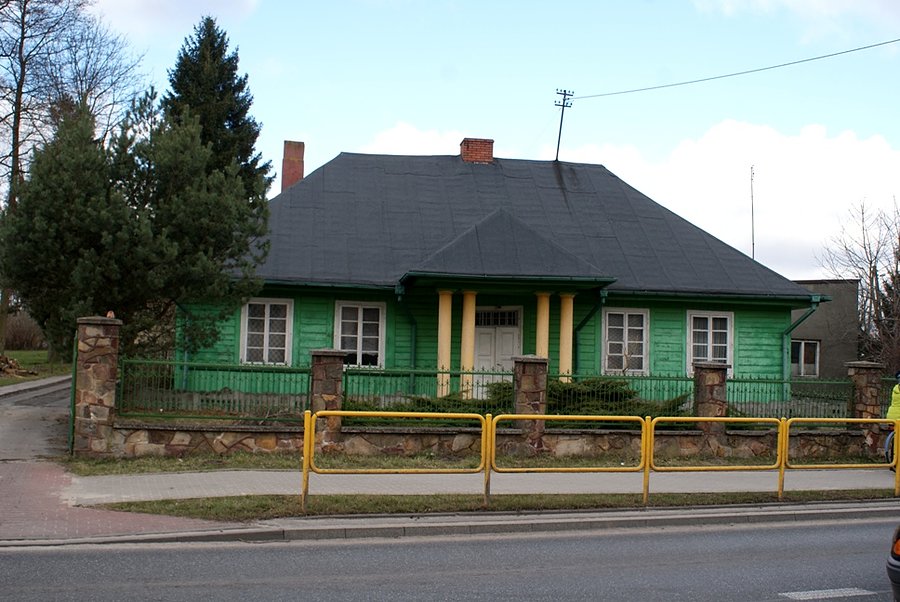 Stara plebania z 1850 r w Ujeździe, obecnie dom parafialny