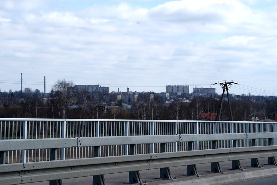 Widok z wiaduktu nad S8 na moje miasto