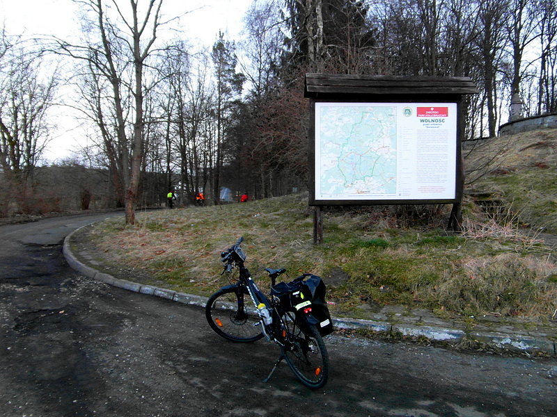 Punkt widokowy pod nazwą "Wzgórze Wolność" (206 m npm)