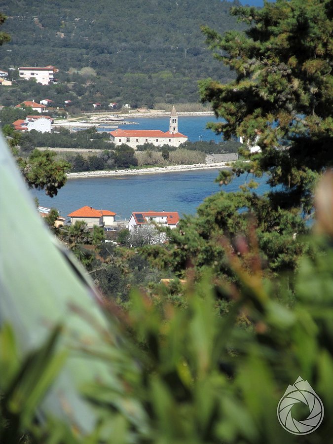Widoki spod klasztoru benedyktyńskiego Ćokovac