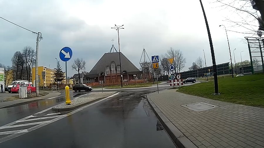 Kilka minute temu padało, zresztą jeszcze kapie