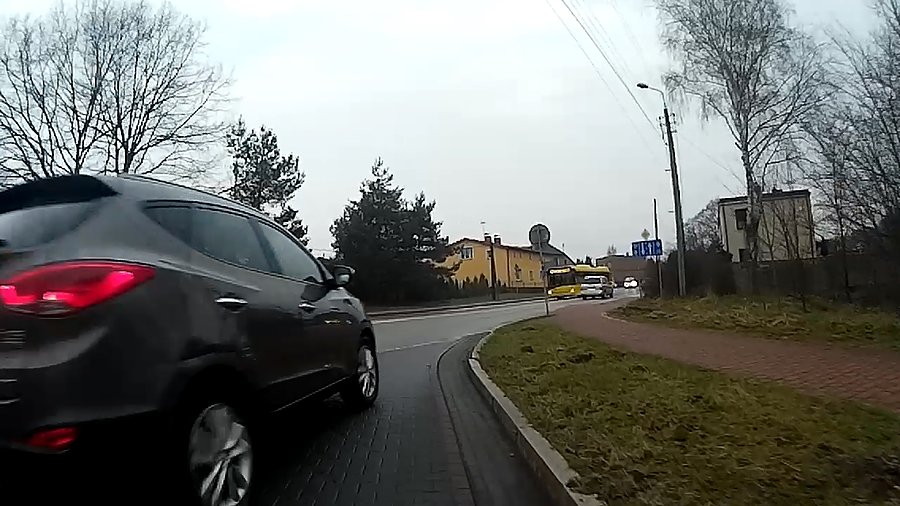 Chwila nieuwagi a kretyn rozjechałby mnie