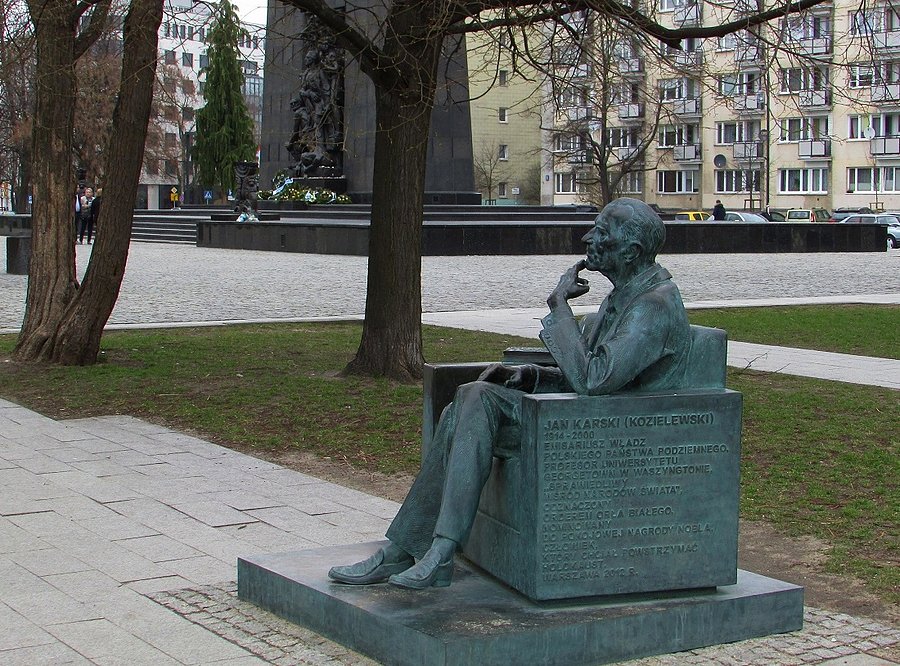 Ławeczka Karskiego