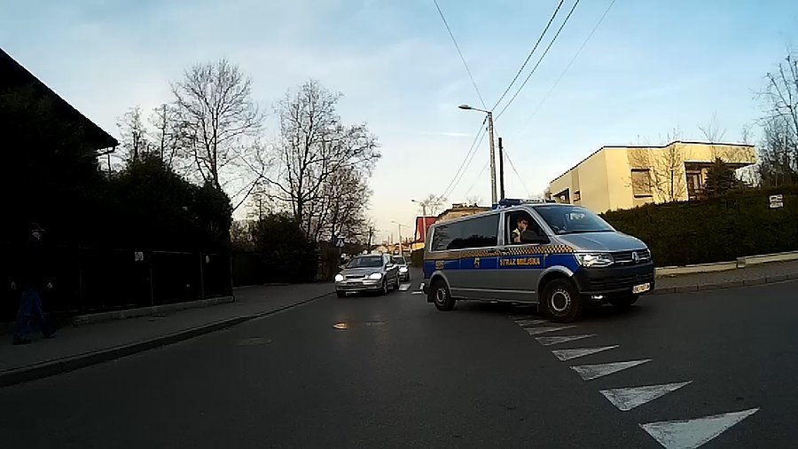 Straż miejska pilnuje "pielgrzymki"