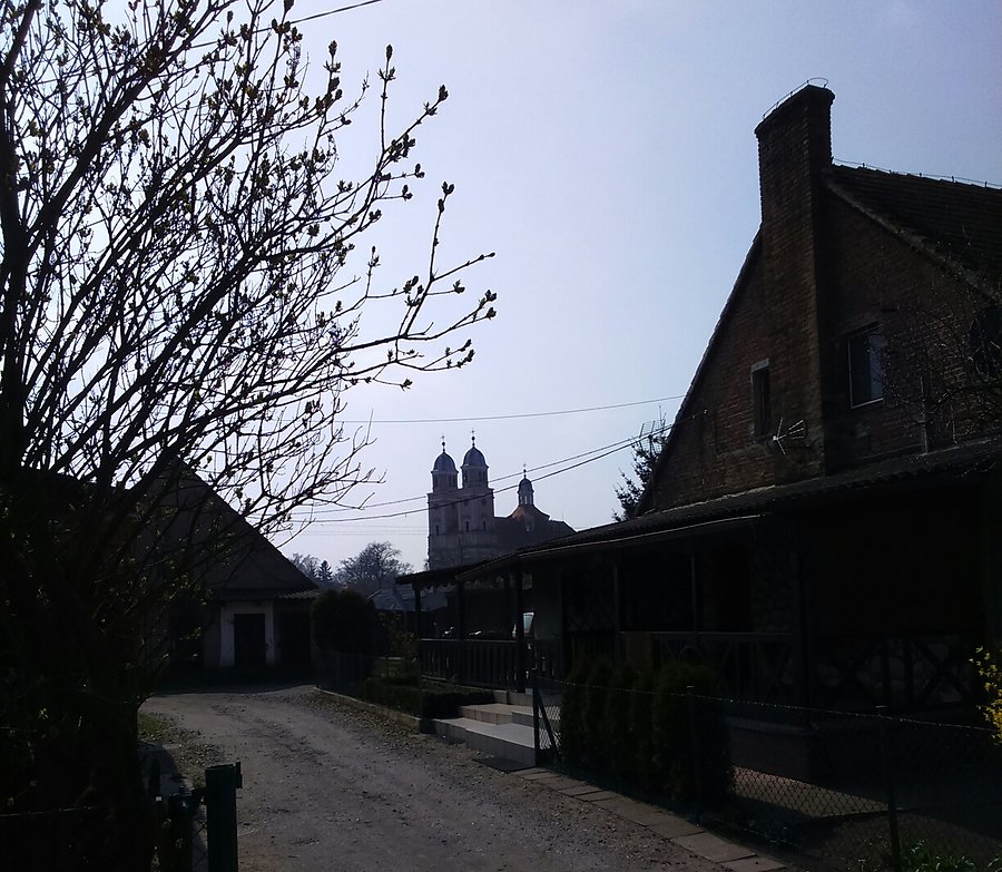 Widok na wierze kościoła