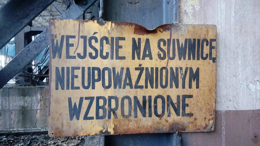 Fabryka dymi