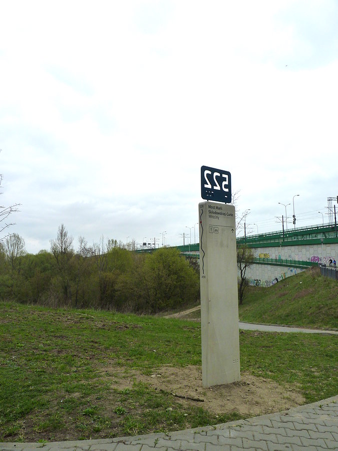 522 km Wisły, a w tle most MSC