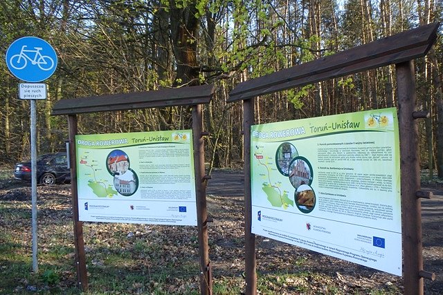 Trochę informacji dla turystów na początku szlaku Toruń-Unisław