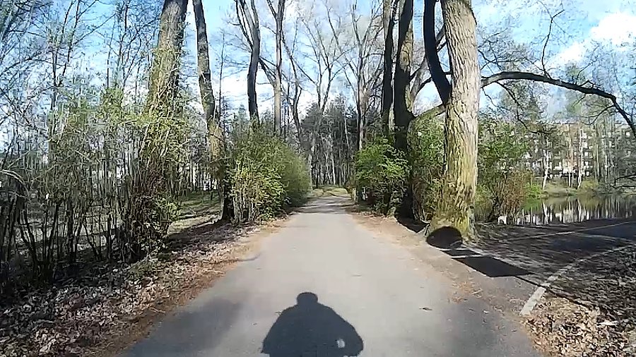 Przez park na Zadolu