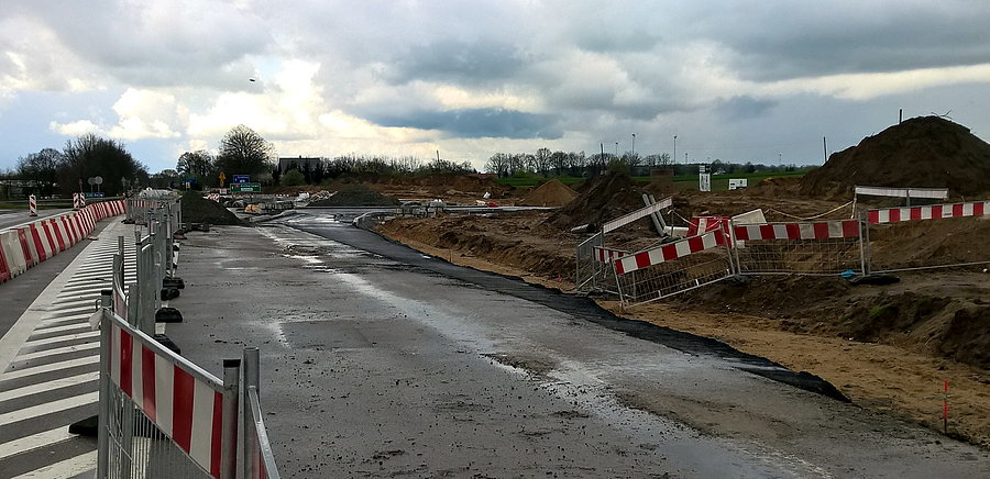 Pod Kołbaskowem prace drogowe prowadzi firma Starbag