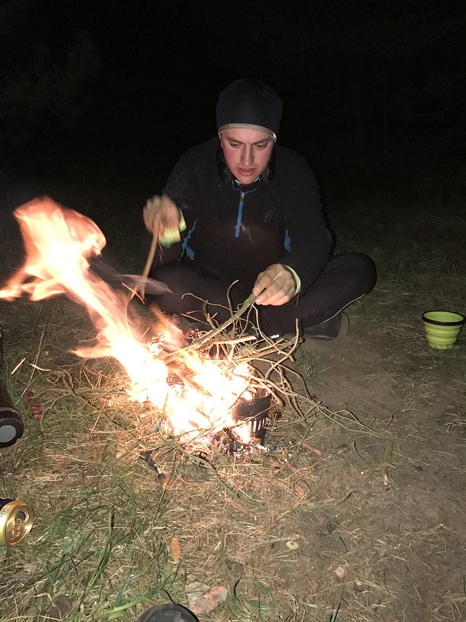 Zaklinacz ognia pali moją kuchenkę