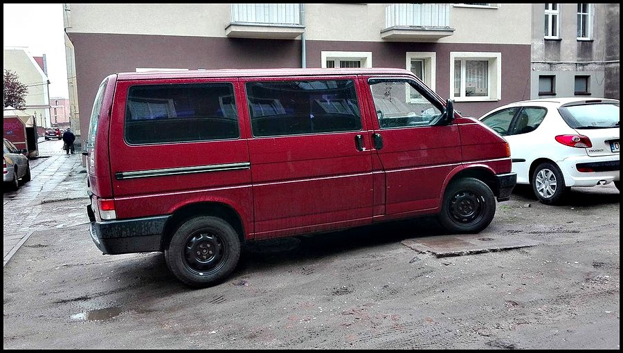 Busik po zmianie kół i podniesieniu drzwi