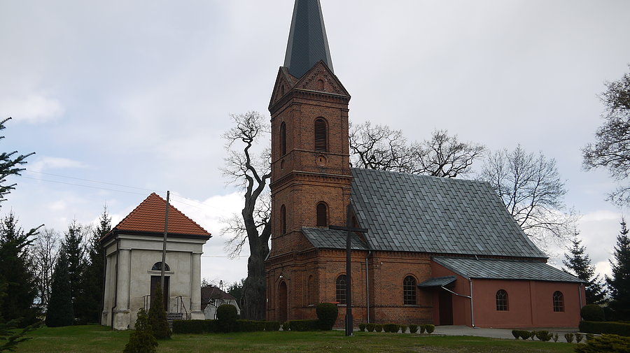 Toporów - kościół i mauzoleum Rissmanów