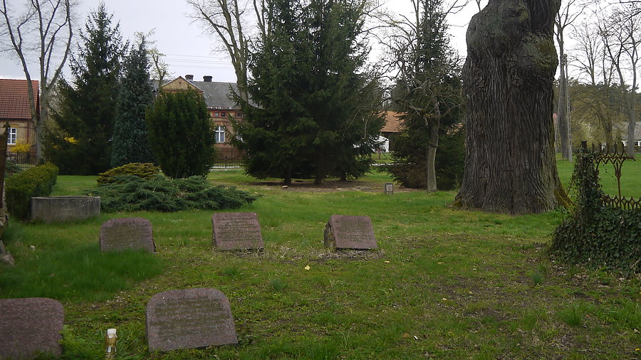 Toporów - cmentarzyk rodu von Monteuffel