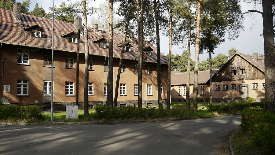 Cibórz - budynki koszarowe