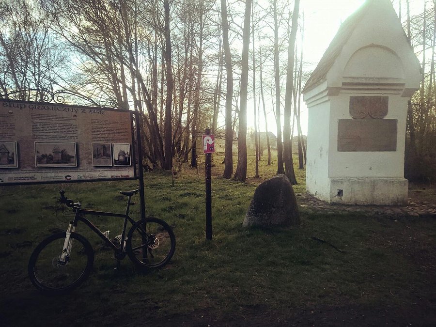 Słup graniczny w Boguszach z 1545 r