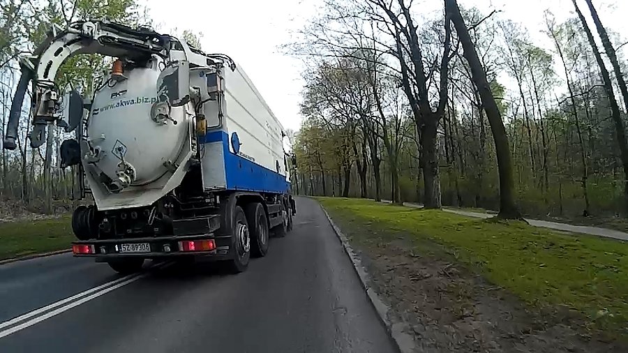 Trochę za szybko, trochę za blisko