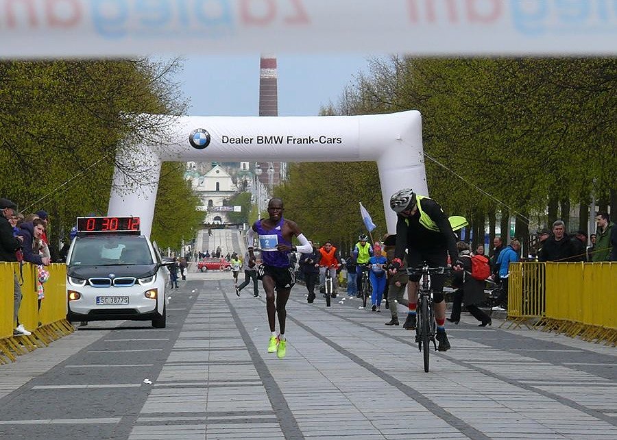 50 metrów do mety - finisz zwycięzcy, Kenijczyk Kemboi Henry