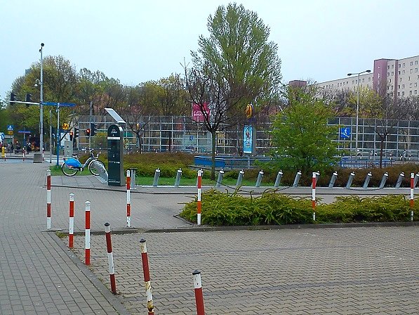 Dziś rano zastałem tylko jeden rower przy metrze Służew.Wziąłem co było, na szczęście nie okazał się jakiś felerny