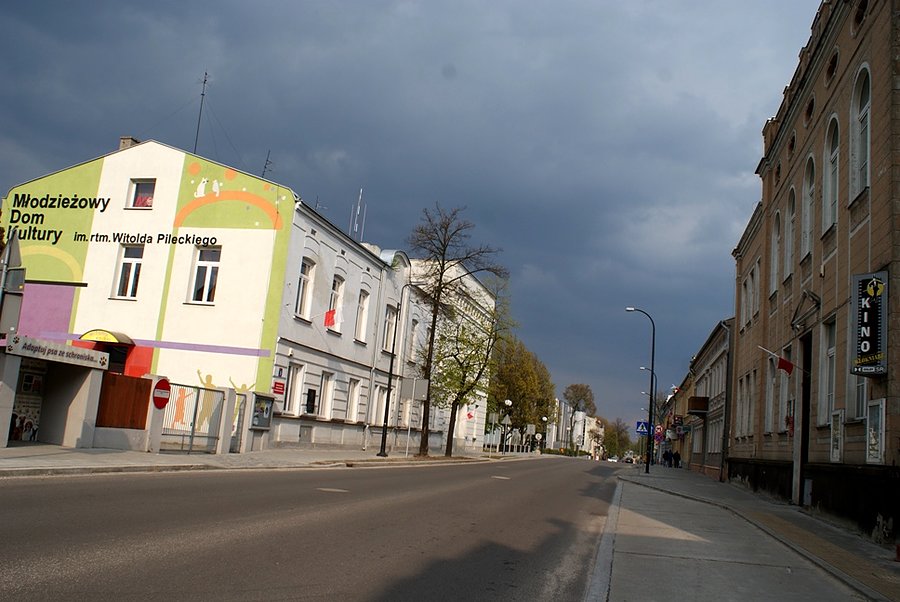 Ul. Mościckiego, na wysokości MDK i starego Kina