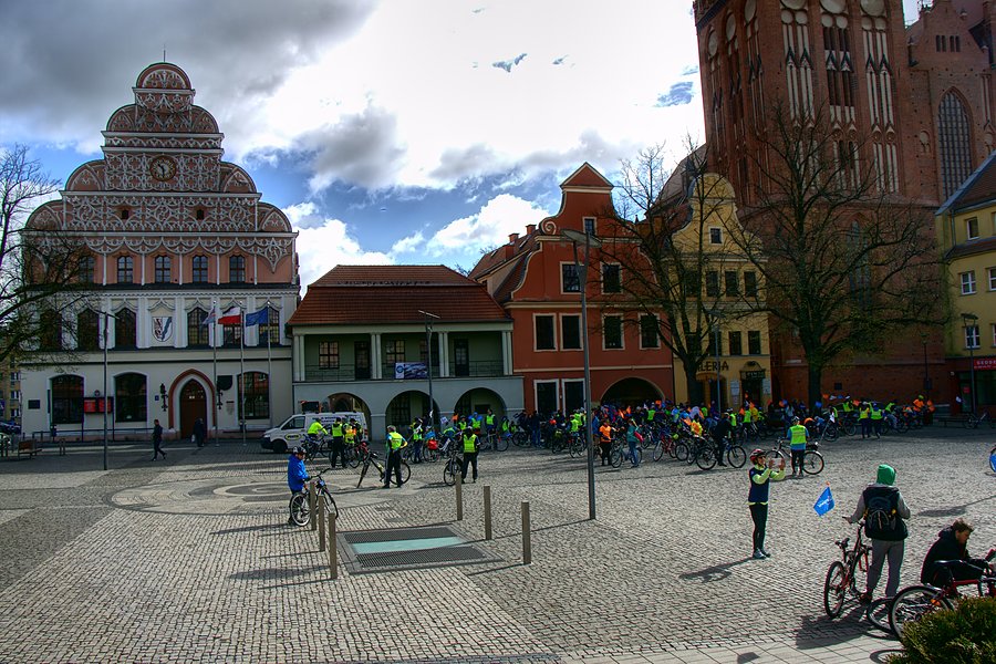Zbiera się coraz więcej rowerzystów