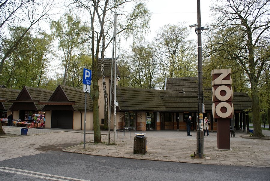 Wejście do łódzkiego ZOO - dziś Dzień Tapira ;)