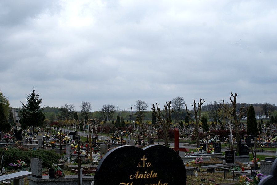Na terenie cmentarza w Starej Gadce koło Rzgowa