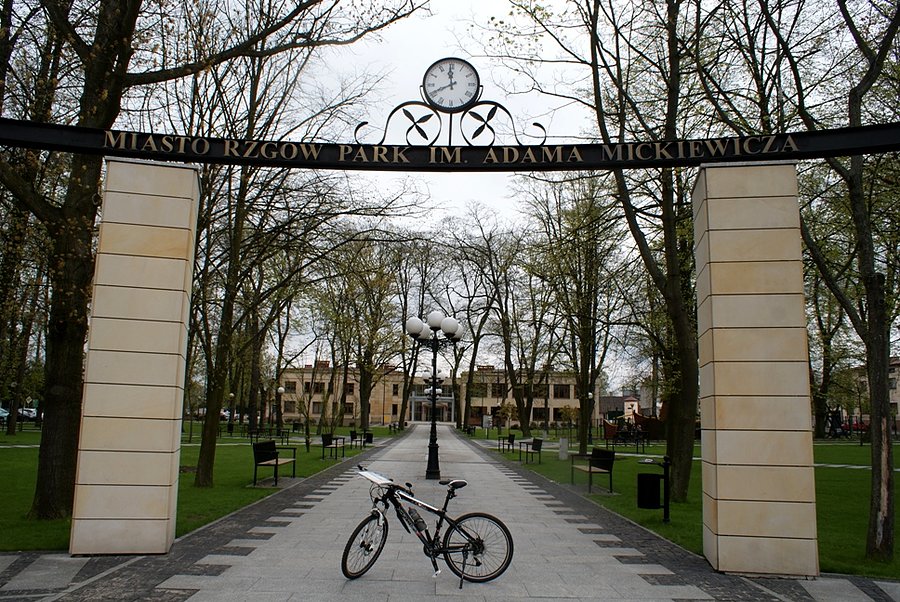 Park im. A. Mickiewicza niczym Rynek w Rzgowie
