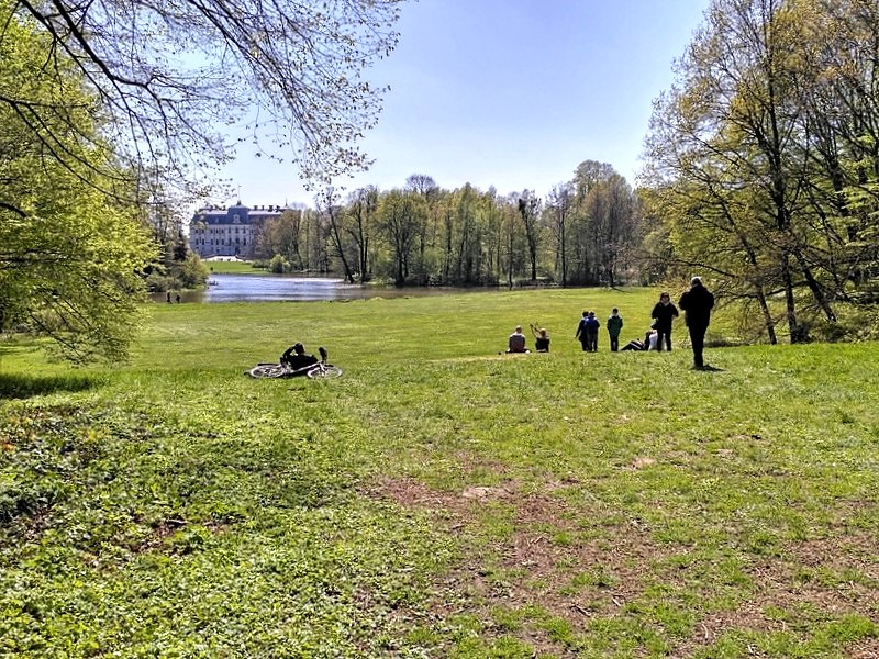 Przy pałacu w Pszczynie