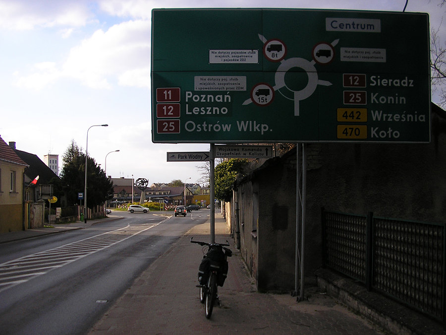 Kalisz. 2/3 trasy. Pierwszy drogowskaz na Poznań