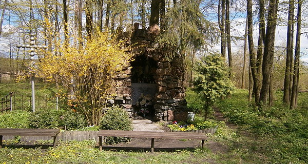 Horodek. Symboliczna grota