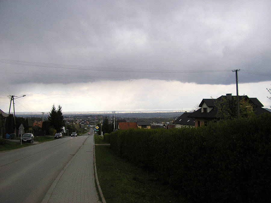 Ciemna zasłona zawisła nad Krakowem