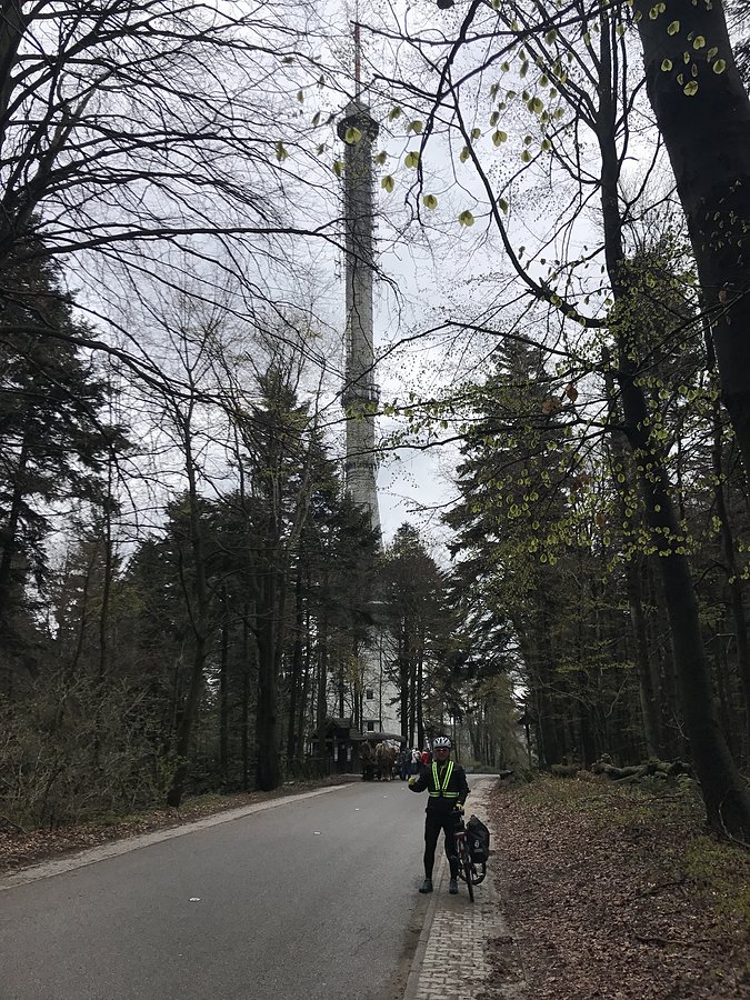 Jest najwyższy punkt 595 mnpm
