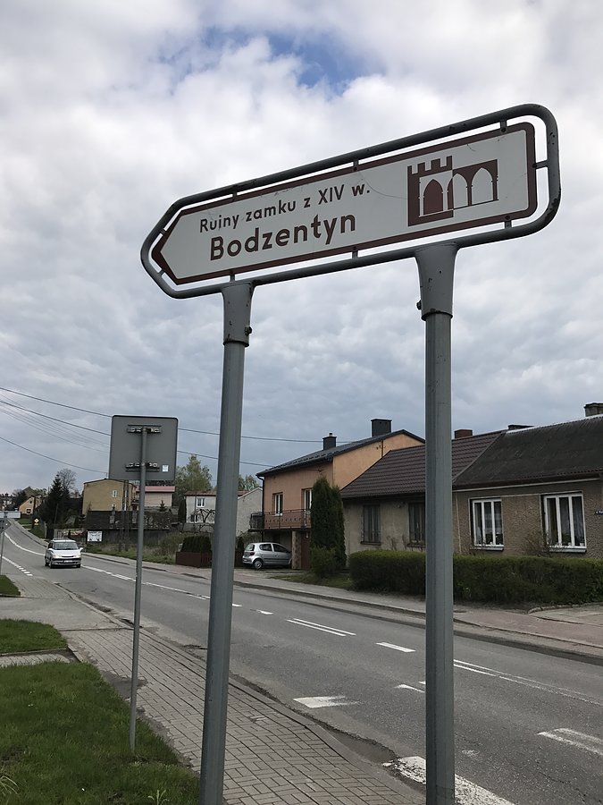 Ruiny zacne